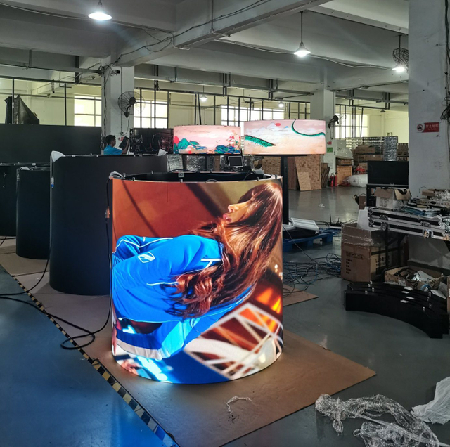 P2 Indoor Flexible LED Video Wall Panel Curved Commercial Advertising LED Module Display Screen Billboard Panels