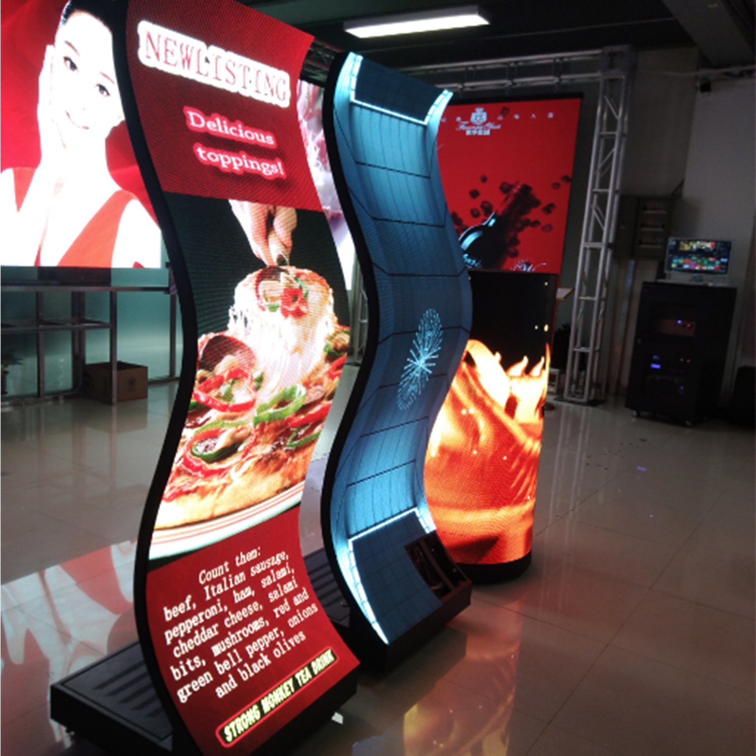 Curve Poster LED Screens: Elevating Movable Indoor Advertising for Window Shops and Restaurants